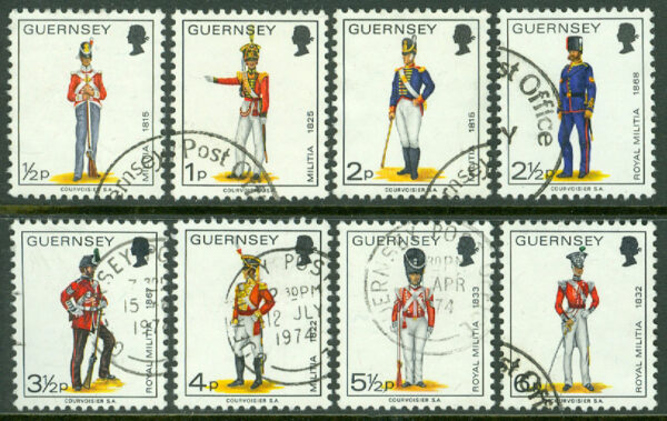 Guernsey - M   93-94, 96-97, 99-102 Militåruniformer, 8 ol stpl