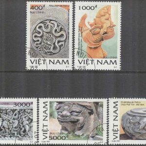 Vietnam – M 2833-2837 Skulpturer i Tempel från Lý-Dynastin, 5 kpl