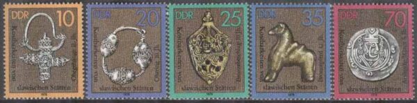 DDR - M 2303-2307 Konstföremål bla Örhänge, 5 kpl **