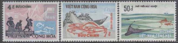 Sydvietnam - M  486-488 Fiskare med nät - Båt, 3 kpl **
