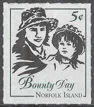 Norfolk Island – M  753 Bounty Day 2001 – Mor & Dotter i dräkter, 1 kpl **