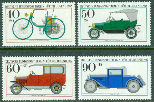 Berlin - M  660-663 Historiska fordon bl.a. DKW F 1, 4 kpl **