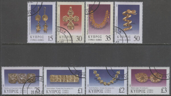 Cypern - M  944, 947-948, 950-954 Smycken bla Diadem, 8 olika