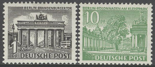 Berlin - M   42, 47 Byggnader bla Brandenburger Tor, serie 2 olika **