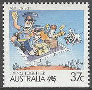 Australien – M 1085 D Leva tillsammans – Postväsendet, märke Skuren nertill **