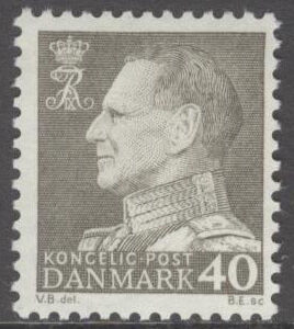 Danmark – F  419 Frederik IX 40 öre grå **