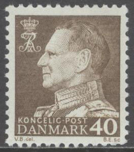 Danmark – F  454 b Frederik IX 40 öre brun **