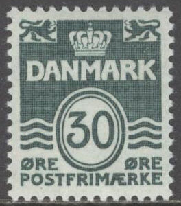 Danmark – F  482 Våglinjetyp utan hjärtan 30 öre blågrön **