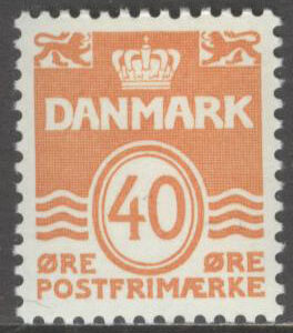 Danmark – F  537 Våglinjetyp utan hjärtan 40 öre orange **