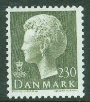 Danmark – F  745 Drottning Margrethe. Typ I 230 öre svartgrön **