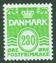 Danmark – F  818 Våglinjetyp utan hjärtan 230 öre ljusgrön **