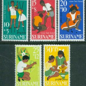 Surinam – M  528-532 ”Voor het Kind”: barnlekar, 5 kpl **