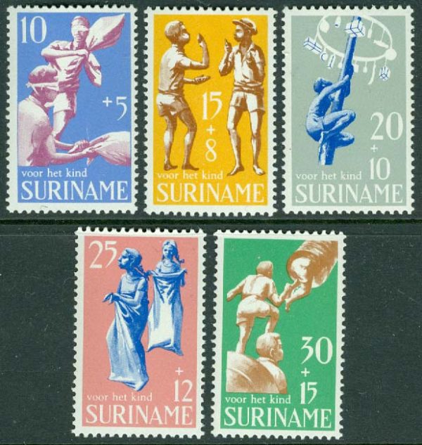 Surinam - M  564-568 "Voor het Kind", barnlekar. 5 kpl **