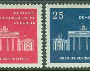 DDR – M  665-666 Återuppbyggandet av Brandenburger Tor, 2 kpl **